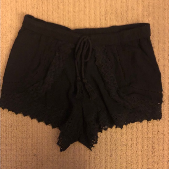 SOLD✔️✔️Black Drawstring Shorts - Picture 5 of 5